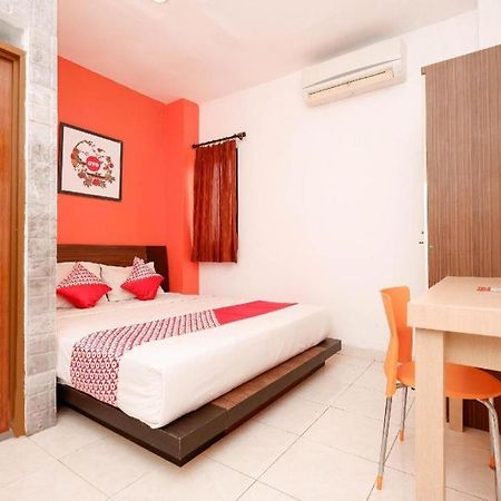Oyo 1251 Residence 8 Semarang Extérieur photo