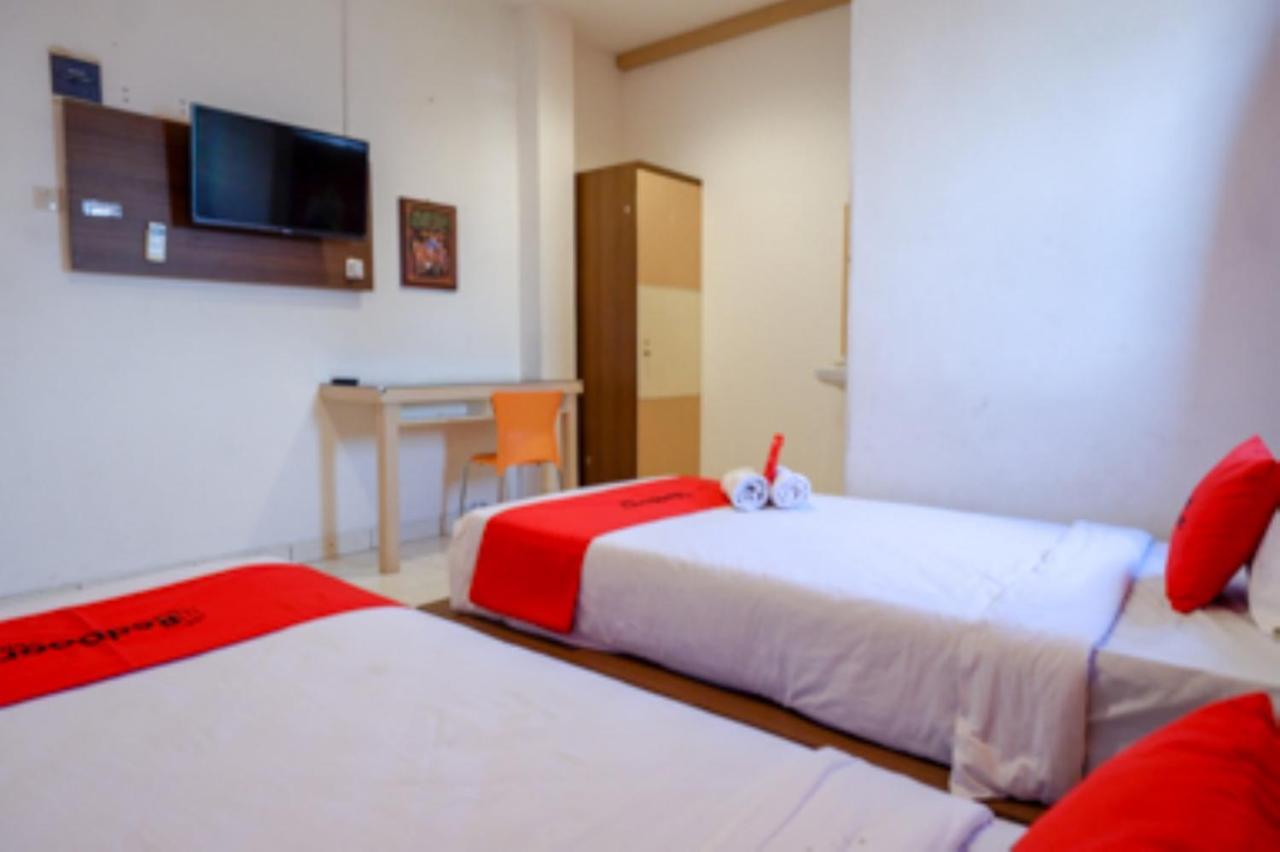 Oyo 1251 Residence 8 Semarang Extérieur photo