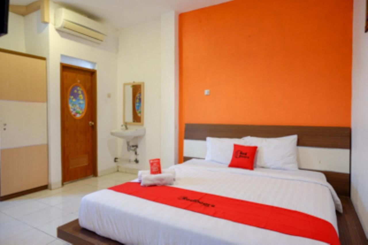 Oyo 1251 Residence 8 Semarang Extérieur photo