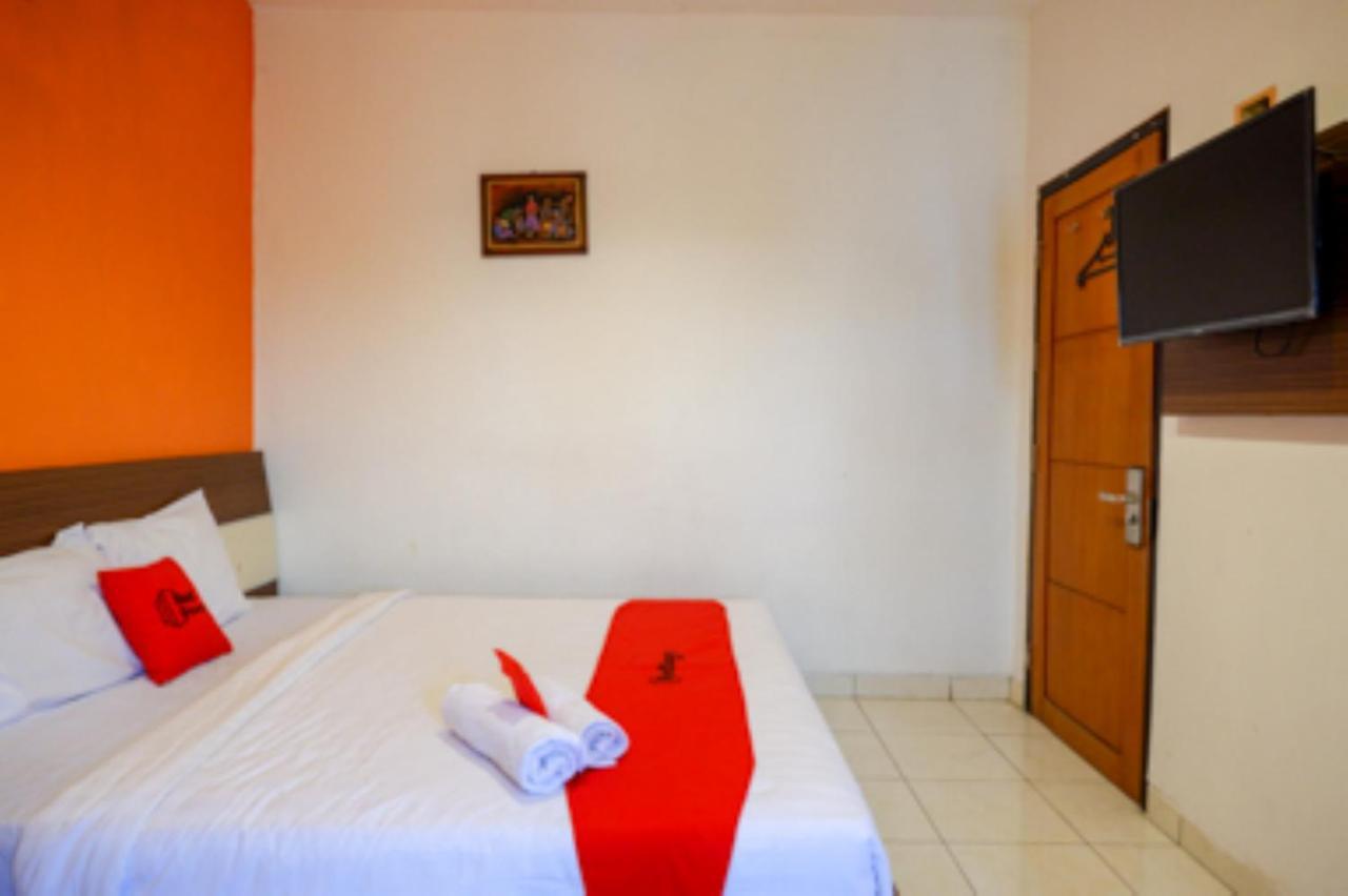 Oyo 1251 Residence 8 Semarang Extérieur photo