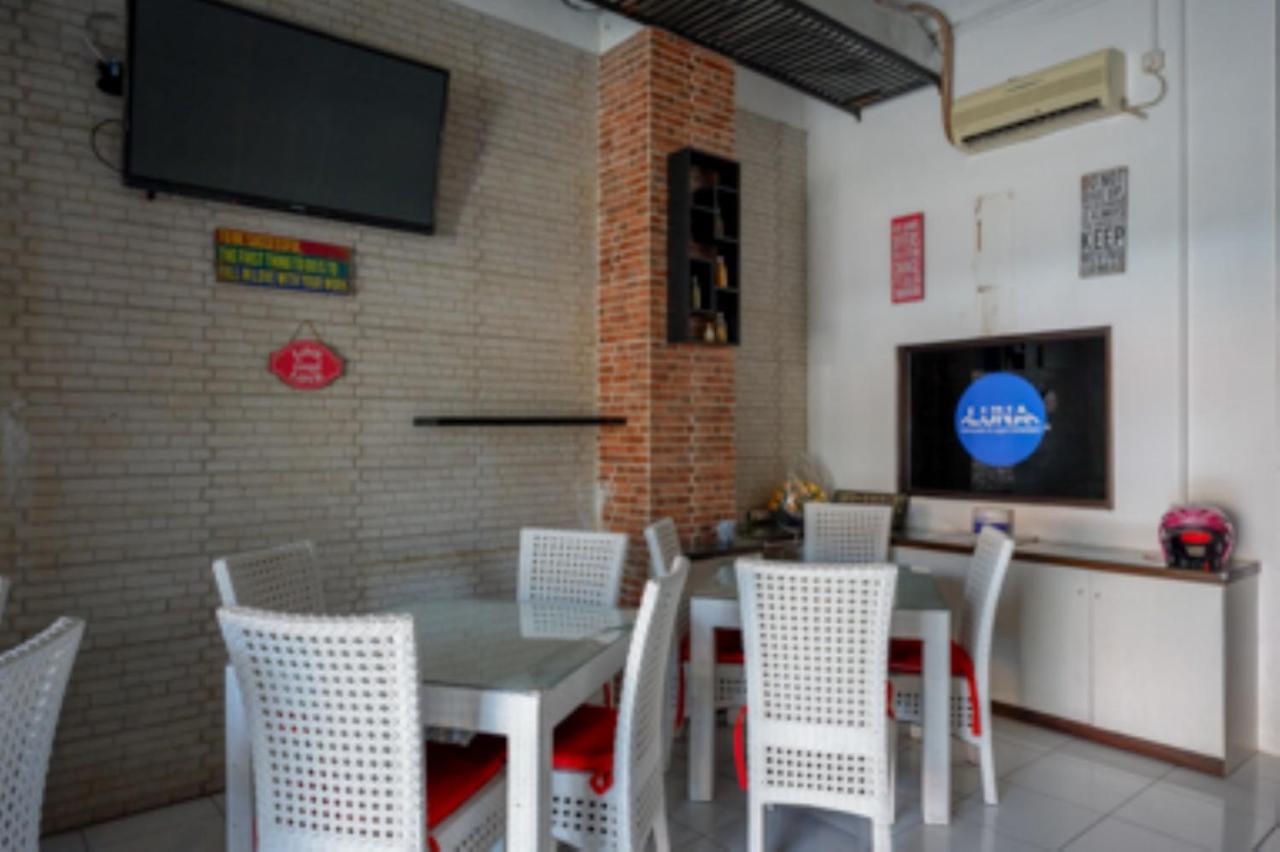 Oyo 1251 Residence 8 Semarang Extérieur photo