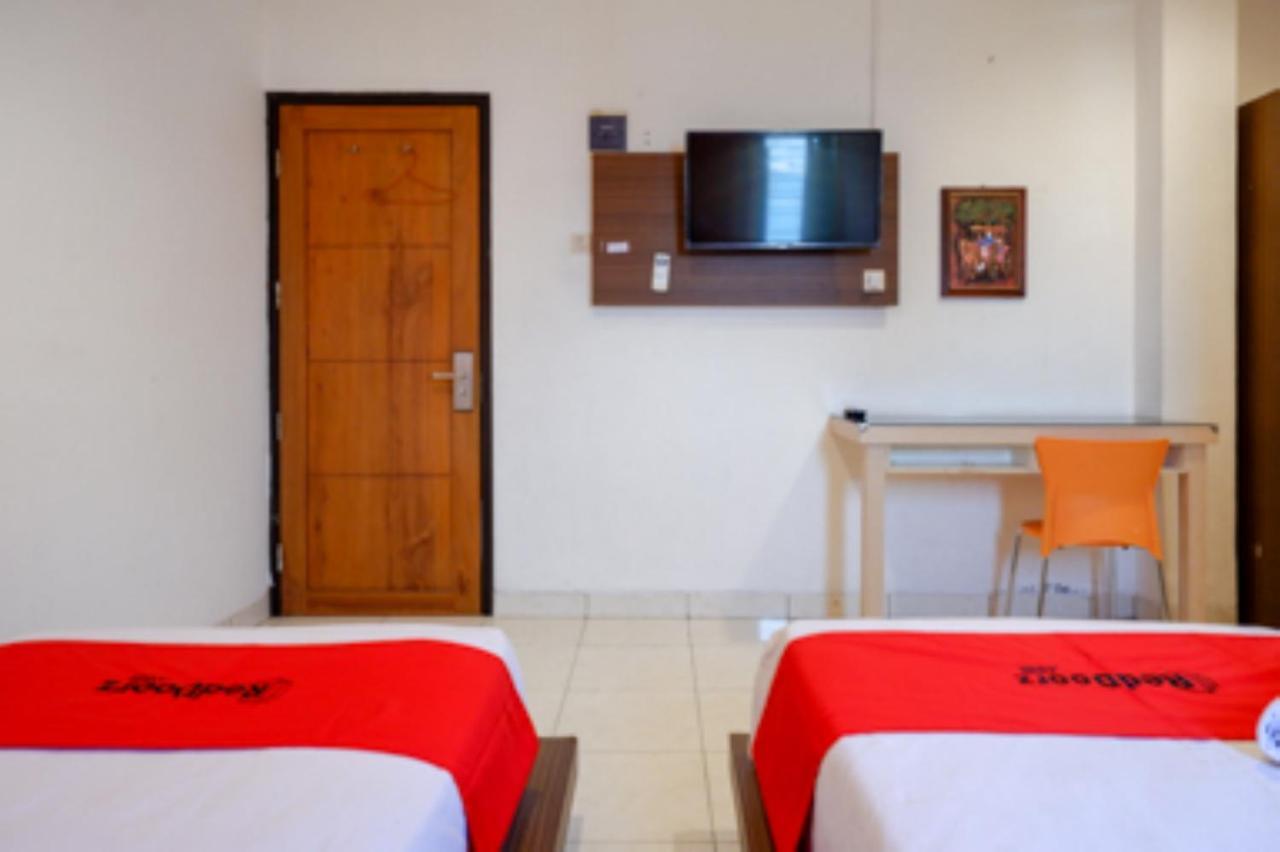 Oyo 1251 Residence 8 Semarang Extérieur photo