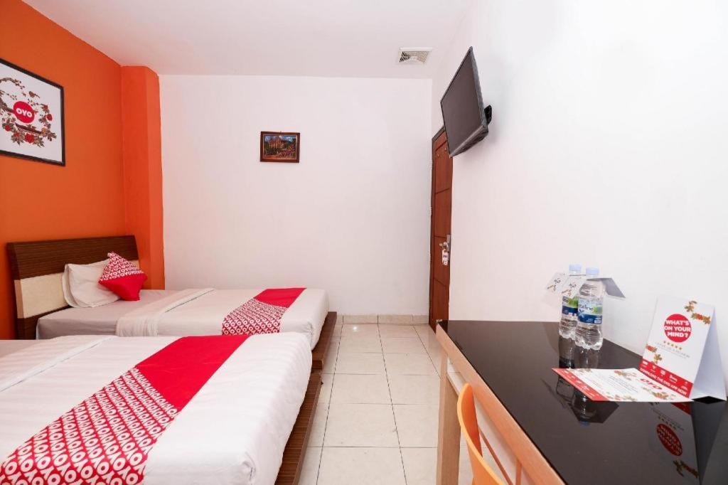 Oyo 1251 Residence 8 Semarang Extérieur photo