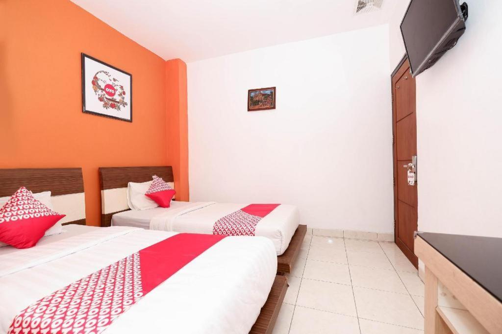 Oyo 1251 Residence 8 Semarang Extérieur photo